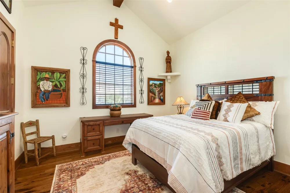 506 Sunset Circle Tiki Island, TX 77554