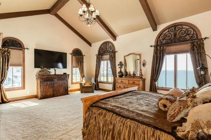 506 Sunset Circle Tiki Island, TX 77554