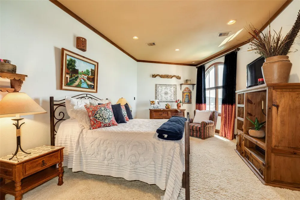 506 Sunset Circle Tiki Island, TX 77554