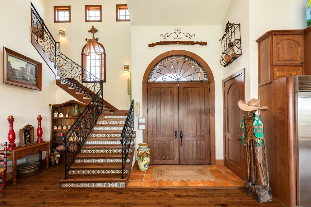 506 Sunset Circle Tiki Island, TX 77554