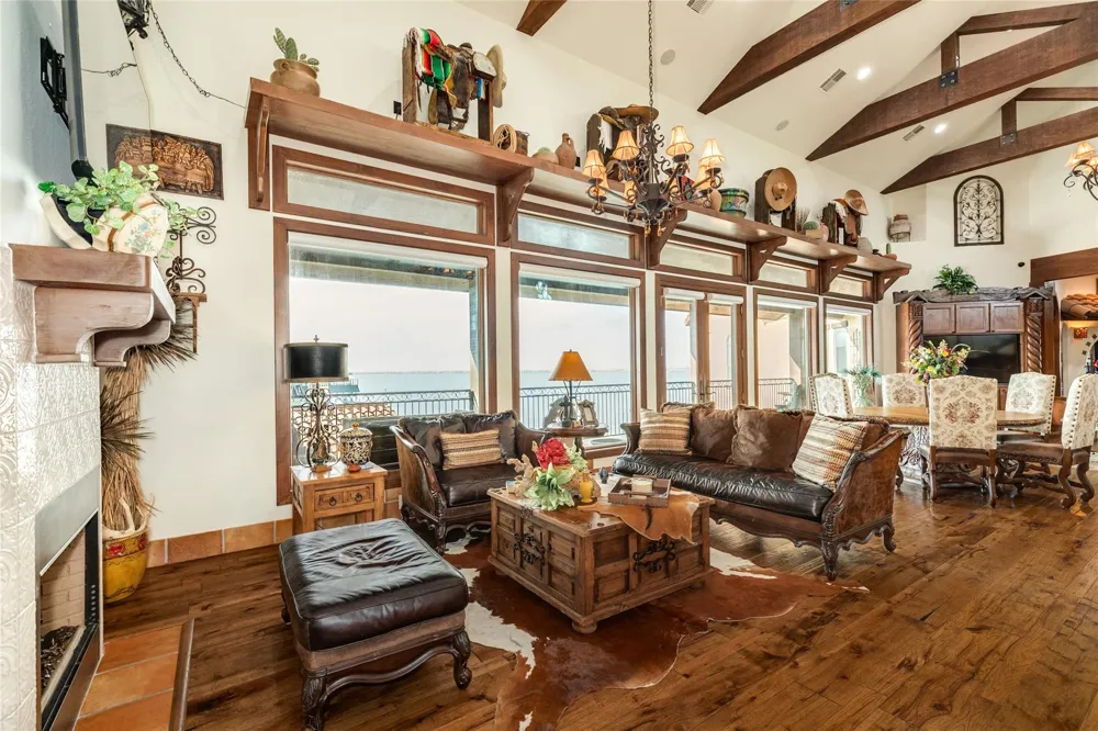 506 Sunset Circle Tiki Island, TX 77554