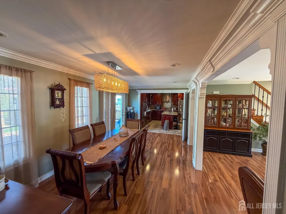 199 E Arthur Place Iselin, NJ 08830