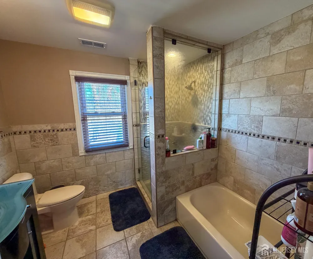 199 E Arthur Place Iselin, NJ 08830