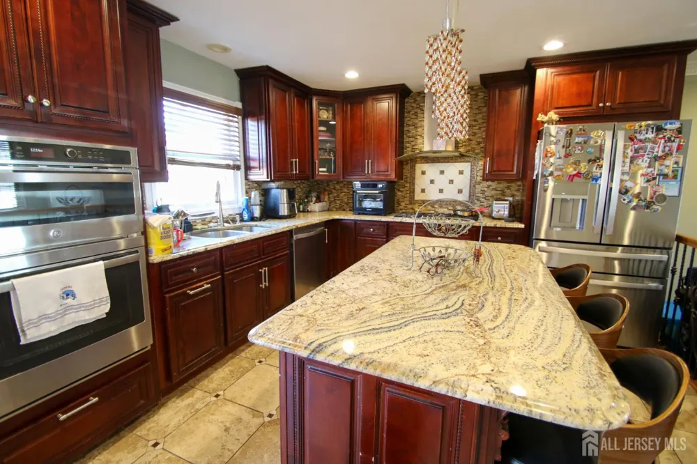 199 E Arthur Place Iselin, NJ 08830