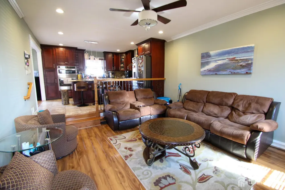199 E Arthur Place Iselin, NJ 08830