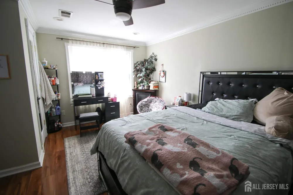 199 E Arthur Place Iselin, NJ 08830