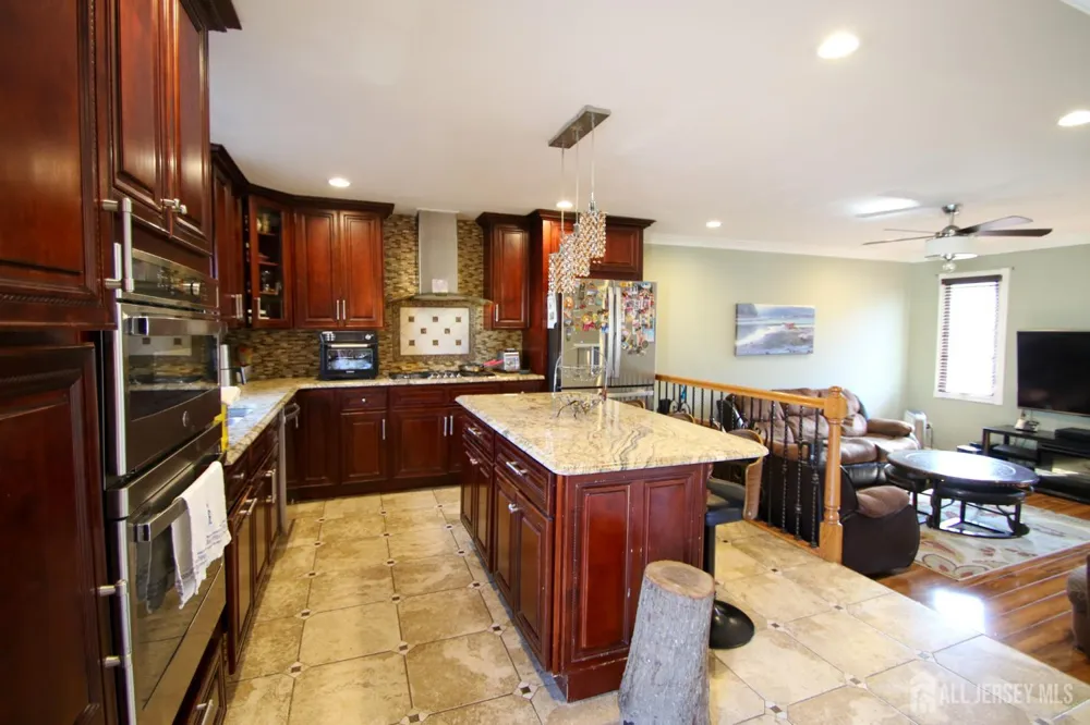 199 E Arthur Place Iselin, NJ 08830