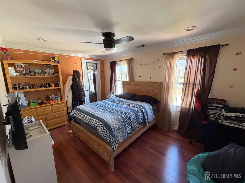 199 E Arthur Place Iselin, NJ 08830