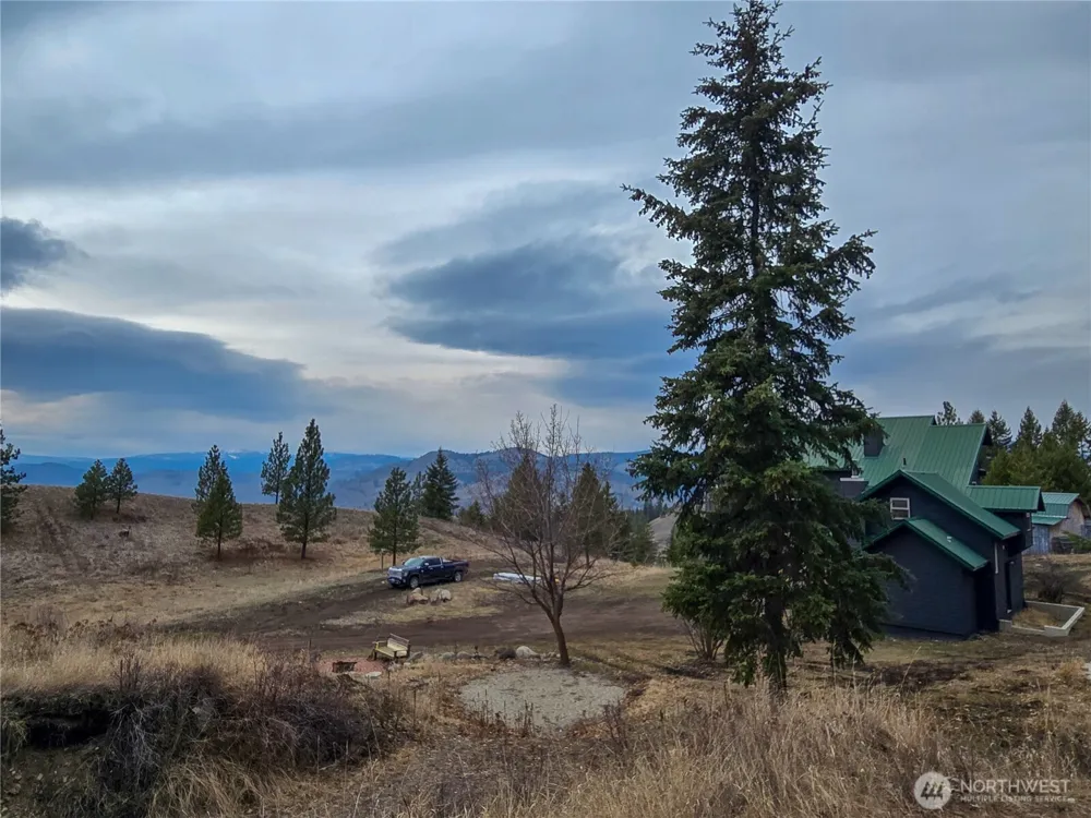 15 Anfair Lane Curlew, WA 99118