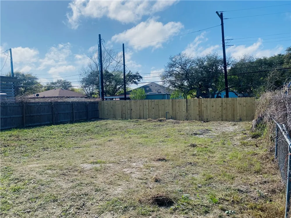 142 S 11 STREET Aransas Pass, TX 78336