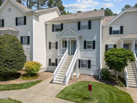 128 Schultz Street