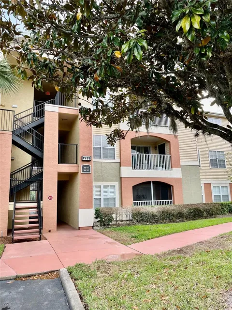 1939 SUMMER CLUB APT DRIVE #315