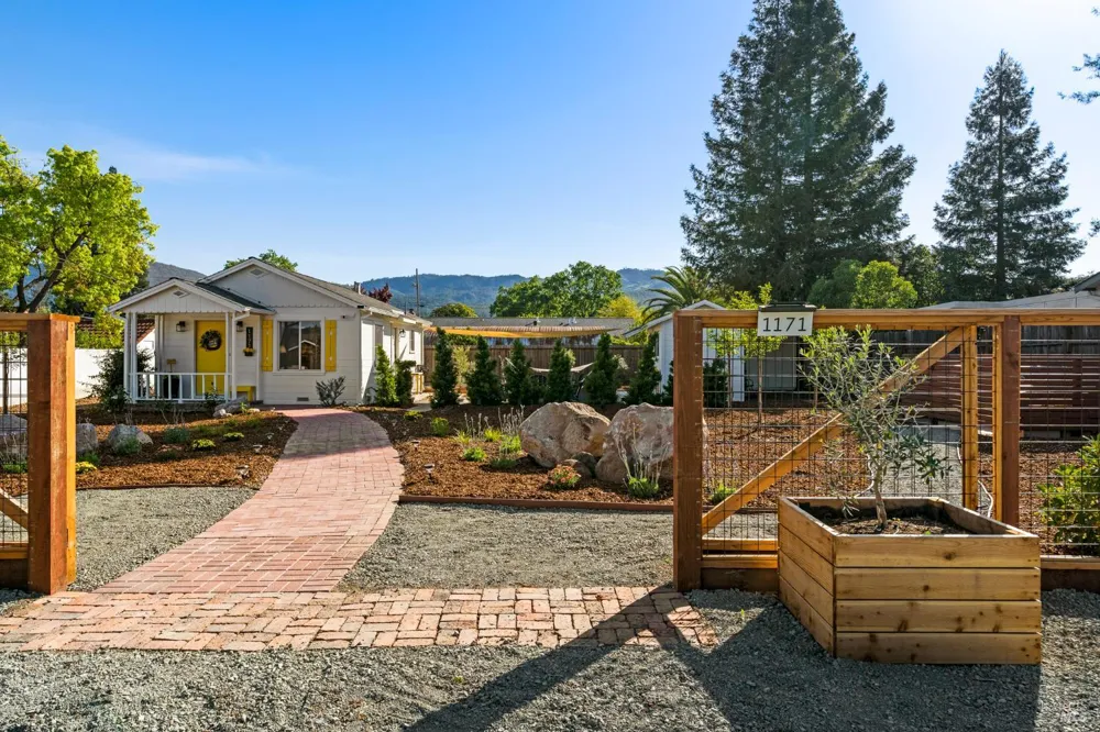 1171 Mountain View Avenue St. Helena, CA 94574