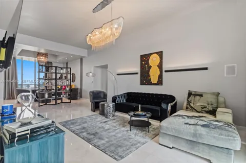 15811 Collins Ave #4004