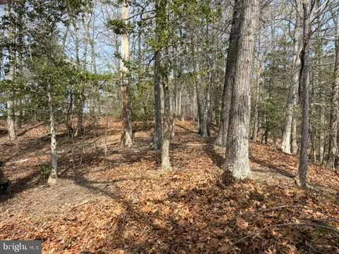 28 HIDDEN LAKE DRIVE