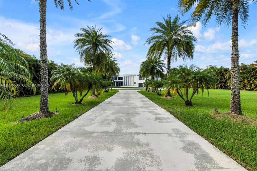 13441 Mustang Trl Southwest Ranches, FL 33330
