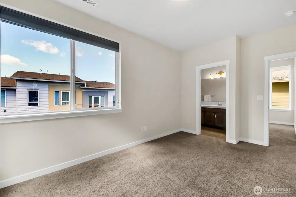 14610 36th Avenue NE Lake Forest Park, WA 98155