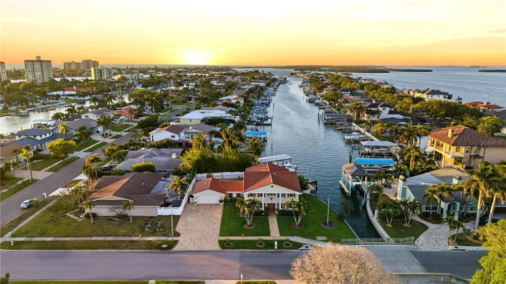 350 HARBOR PASSAGE Clearwater Beach, FL 33767