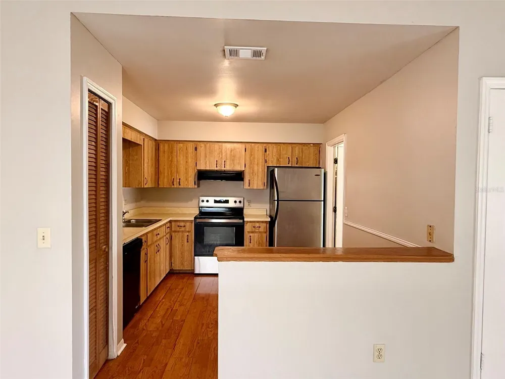 608 E WARREN AVENUE Longwood, FL 32750