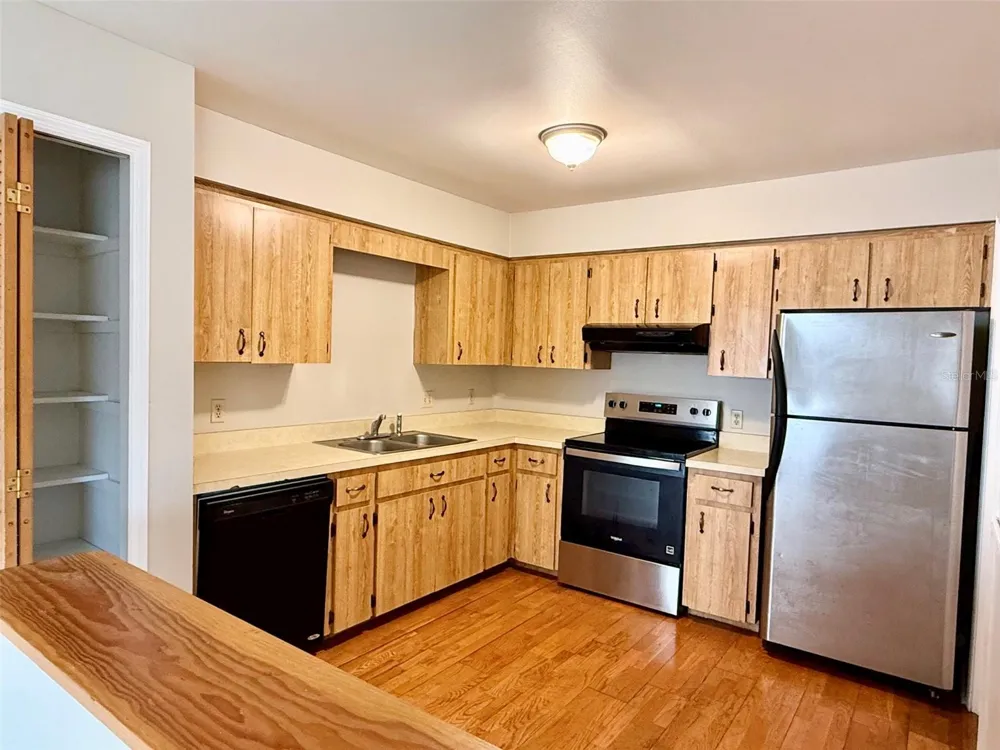 608 E WARREN AVENUE Longwood, FL 32750