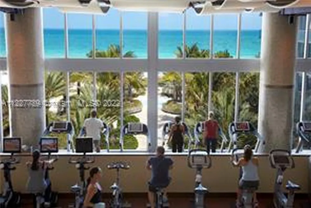6801 Collins Ave #1414 Miami Beach, FL 33141