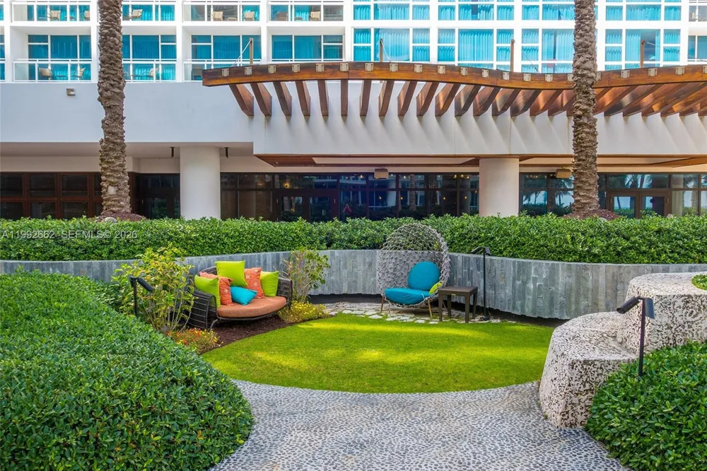 6801 Collins Ave #1414 Miami Beach, FL 33141