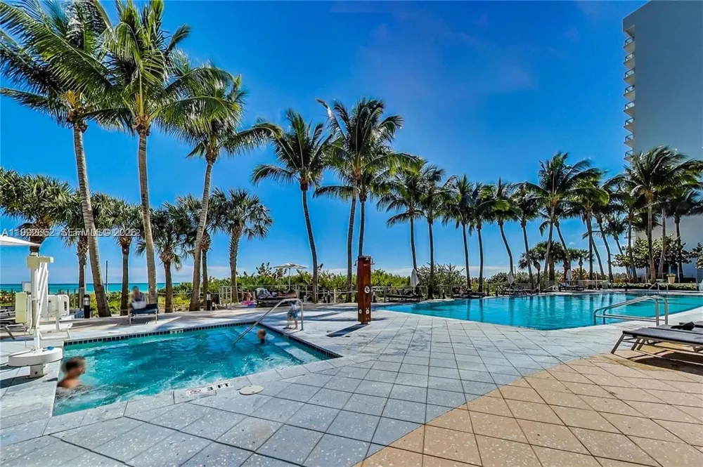 6801 Collins Ave #1414 Miami Beach, FL 33141