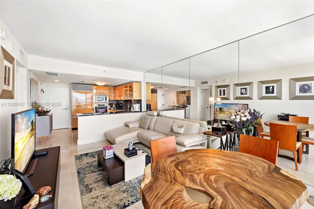 6801 Collins Ave #1414 Miami Beach, FL 33141