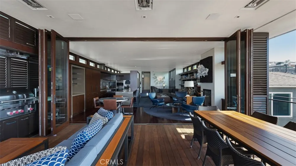 3216 The Strand Manhattan Beach, CA 90266