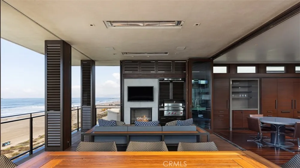 3216 The Strand Manhattan Beach, CA 90266