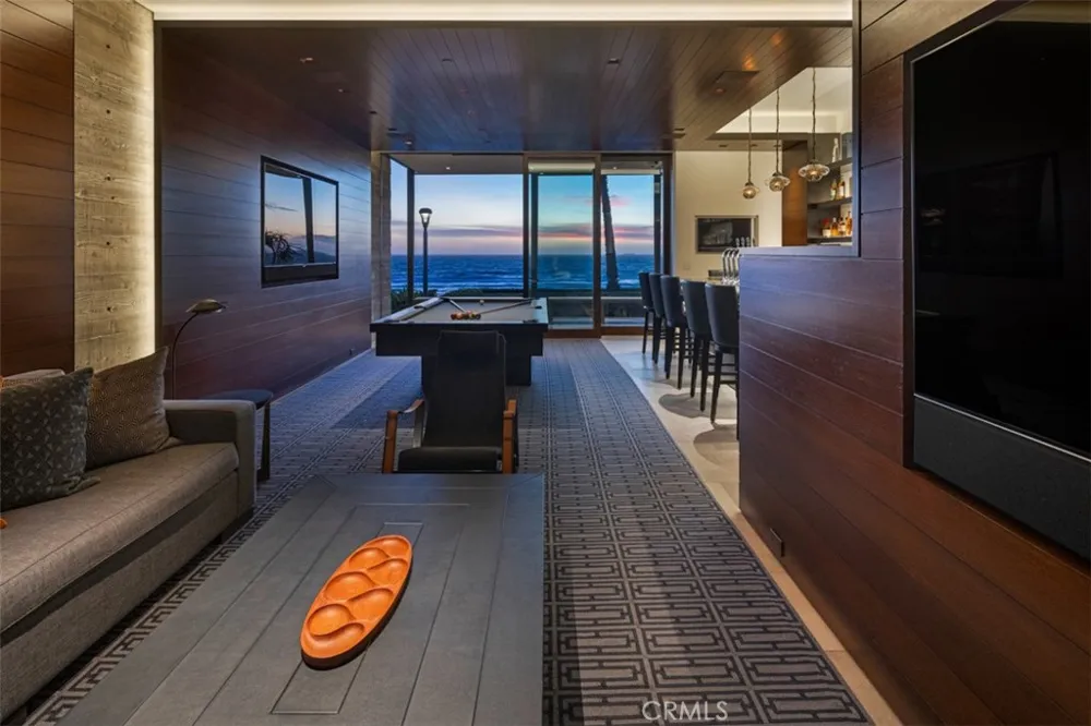 3216 The Strand Manhattan Beach, CA 90266