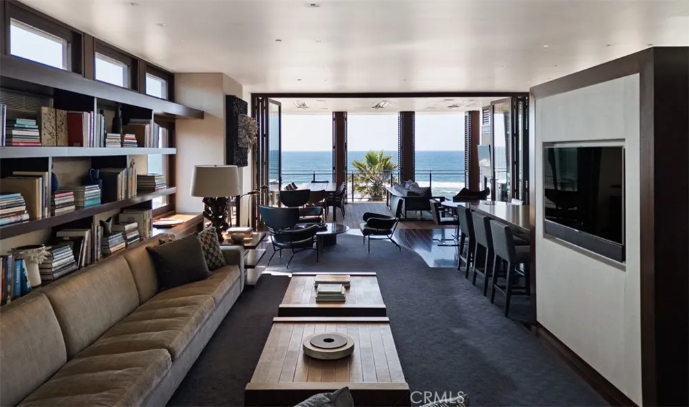 3216 The Strand Manhattan Beach, CA 90266