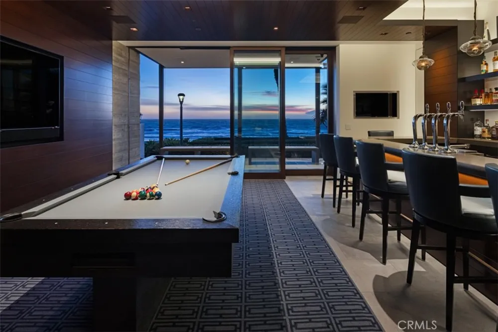 3216 The Strand Manhattan Beach, CA 90266
