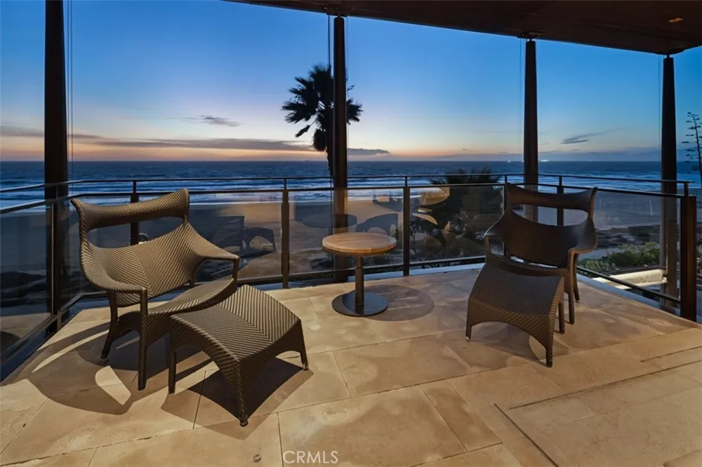 3216 The Strand Manhattan Beach, CA 90266