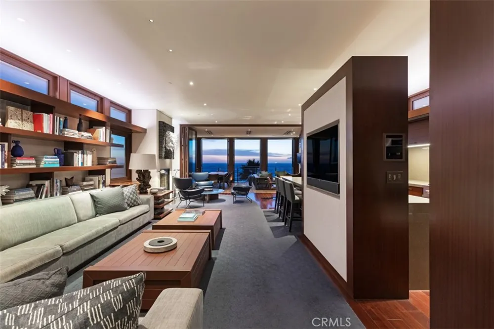 3216 The Strand Manhattan Beach, CA 90266