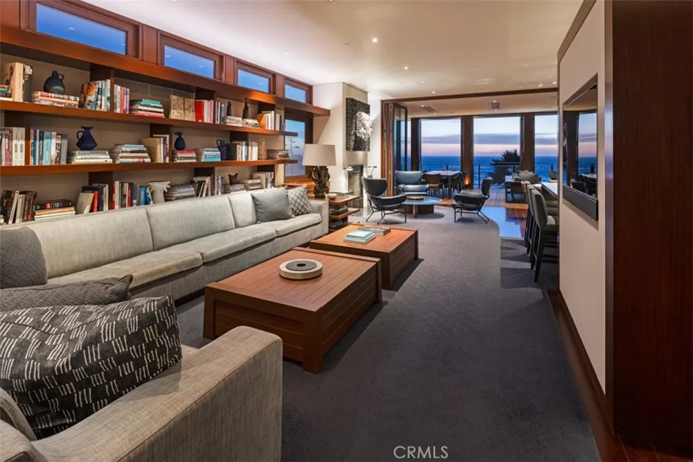 3216 The Strand Manhattan Beach, CA 90266