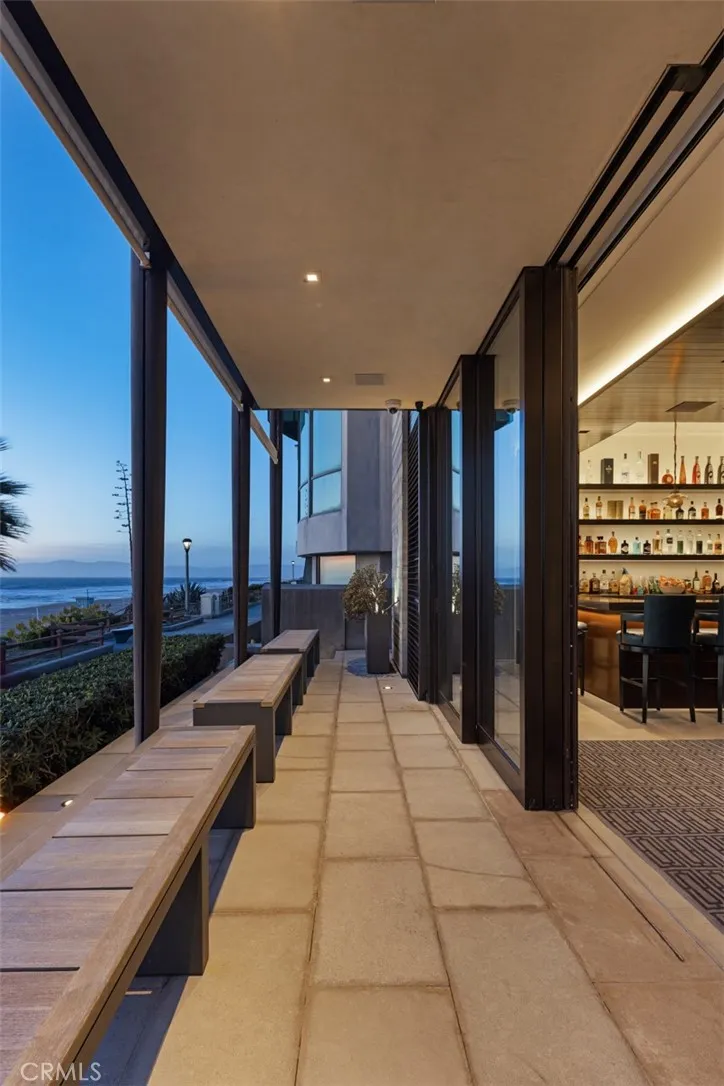 3216 The Strand Manhattan Beach, CA 90266