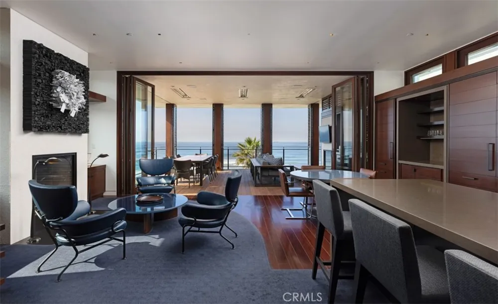 3216 The Strand Manhattan Beach, CA 90266