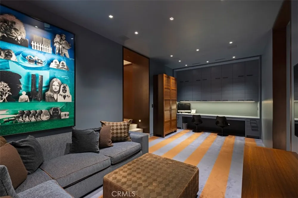 3216 The Strand Manhattan Beach, CA 90266