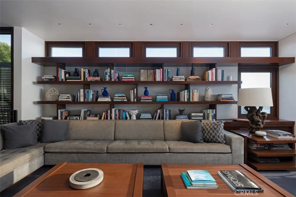 3216 The Strand Manhattan Beach, CA 90266