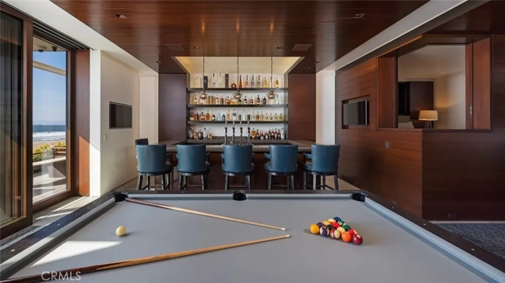 3216 The Strand Manhattan Beach, CA 90266