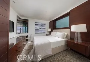 3216 The Strand Manhattan Beach, CA 90266