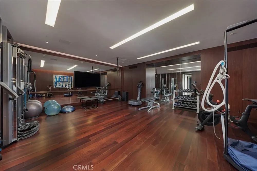 3216 The Strand Manhattan Beach, CA 90266