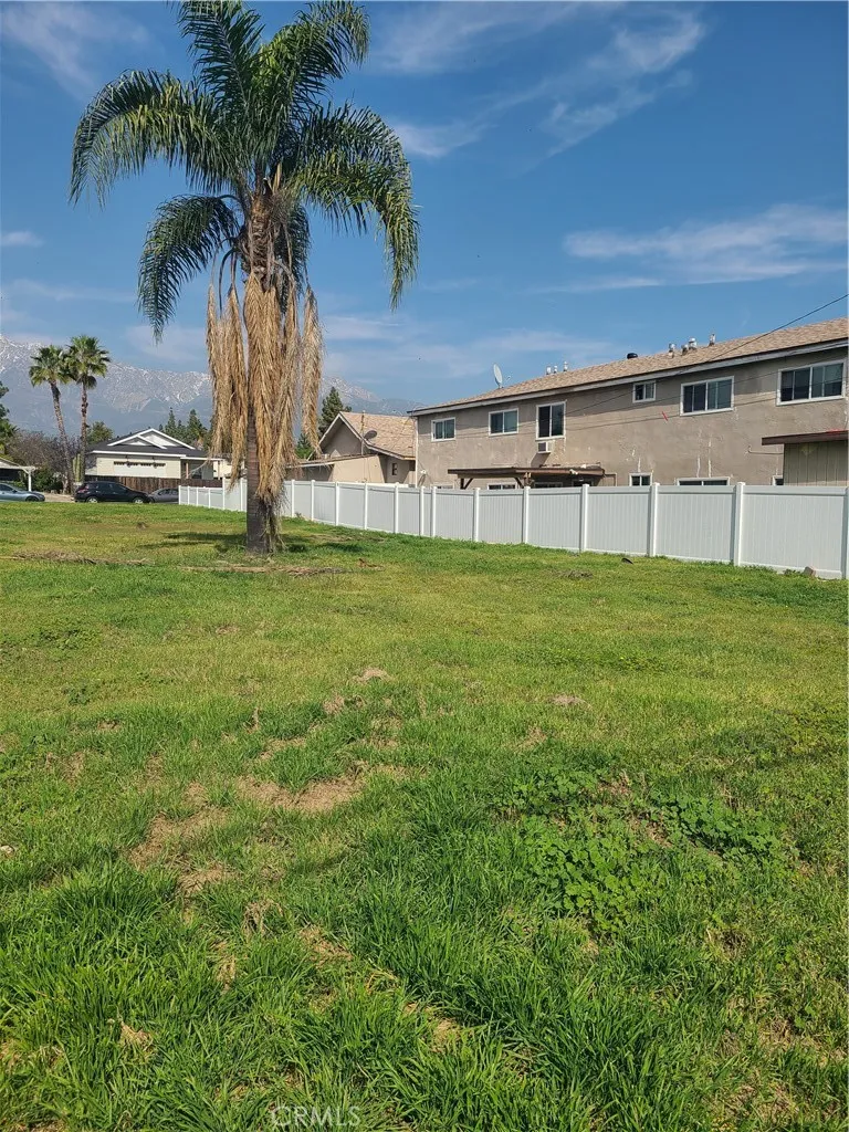 572 West Upland, CA 91786