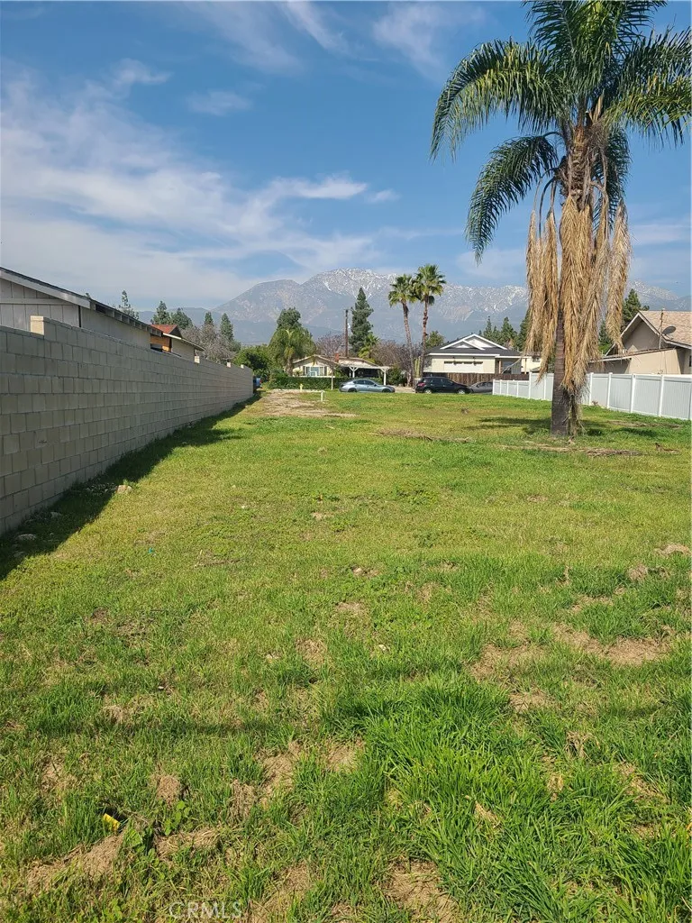 572 West Upland, CA 91786