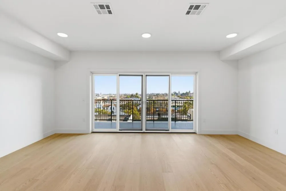 560 El Camino Real #206 San Carlos, CA 94070