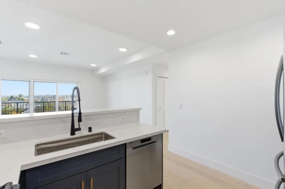 560 El Camino Real #206 San Carlos, CA 94070