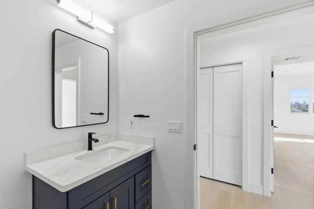 560 El Camino Real #206 San Carlos, CA 94070