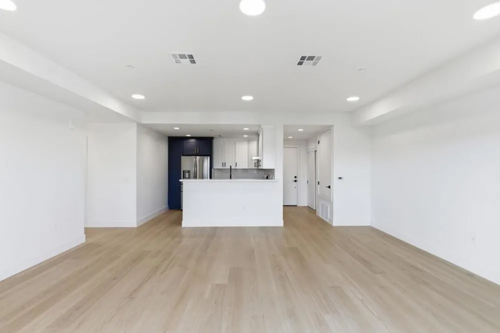 560 El Camino Real #206 San Carlos, CA 94070
