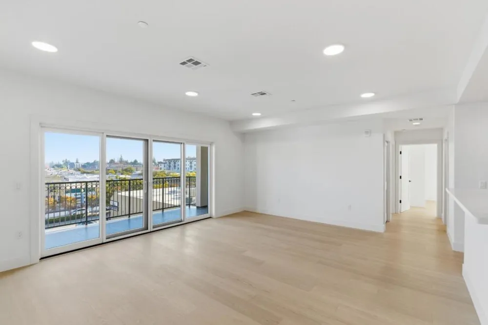 560 El Camino Real #206 San Carlos, CA 94070